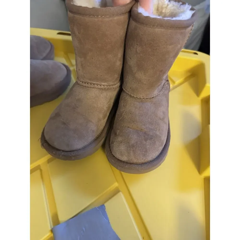 UGG Little Kids Classic II Boot Sz 9 Chestnut Brown